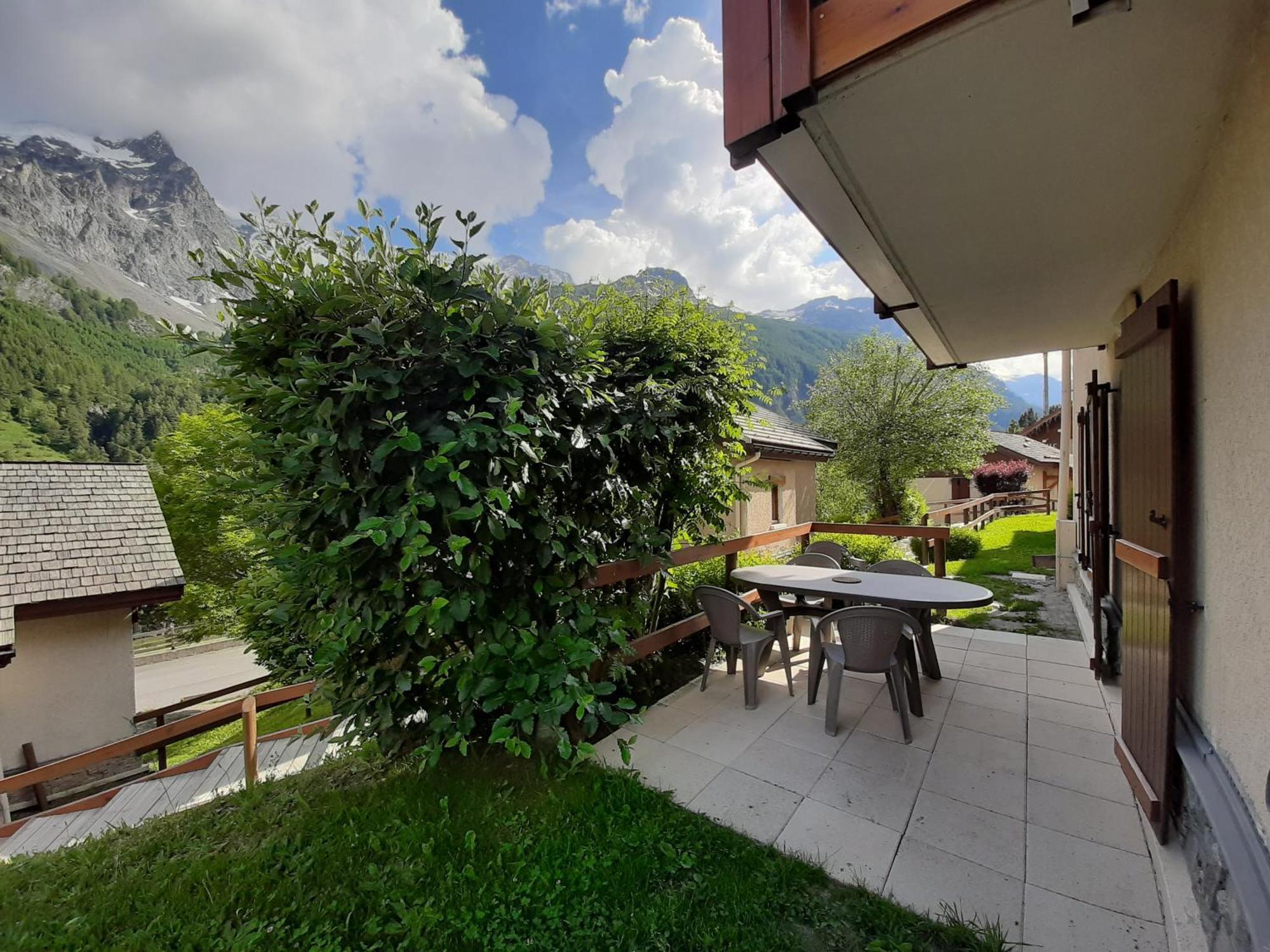 Chez Philippe - Appartements & Chalets En Village Pieton - Vue Glaciers ラ・グラーヴ 部屋 写真